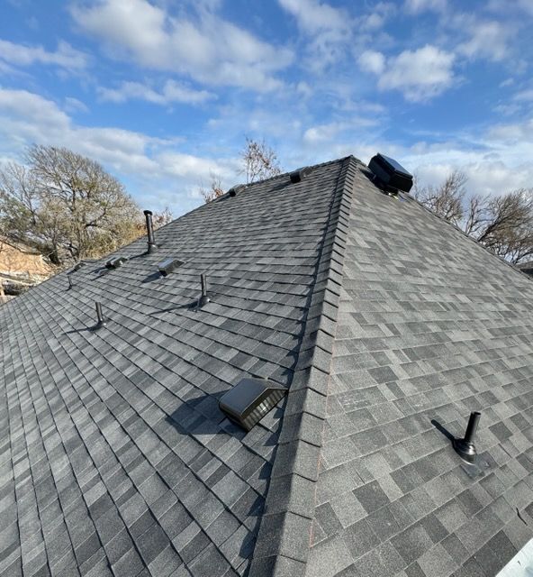 New Class 4 shingle roof installed by MAGCCO in Leander